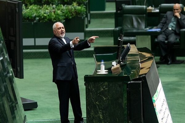 پارادوکس منتقدان تندروی ظریف