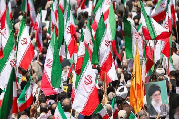 پرچم همبستگی را برافرازید