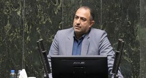 نماینده مجلس: برخی خود را «سوپرانقلابی» می‌دانند اما خلاف منویات رهبری رفتار می‌کنند