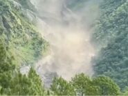 مفقودی صدها گردشگر در پی سیل و رانش زمین در نپال و چین