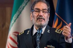 پیام دریابان شمخانی به رهبری و مردم: زنده‌ام و حاضر برای جانفشانی 