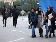 تحلیل یک جامعه‌شناس به تاثیر وضعیت اقتصادی و آموزش طبقاتی بر حضور در دانشگاه‌ها: صندلی‌های دانشگاه‌های دولتی را درو کرده‌اند