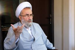 تحلیل مسیح مهاجری از بازگشت کاظم صدیقی به نماز جمعه: لجبازی با مردم است 