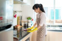 نگهداری و تمیز کردن کابینت‌های آشپزخانه