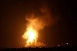 -خبرگزاری رویترز بامداد جمعه از انفجار در بندر الفحل عمان خبر داد.