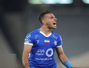 مدافع استقلال به یک قدمی پرسپولیس رسید