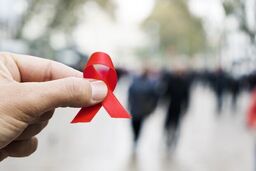 ۴۰ درصد از مبتلایان به HIV شناسایی نشده‌اند