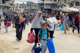 گاردین: صدها هزار فلسطینی شمال غزه جایی برای رفتن ندارند
