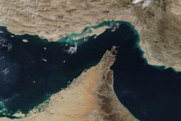 کاهش چشمگیر تردد کشتی‌ها در تنگه هرمز برخلاف ادعای مقامات آمریکایی

