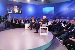 روزنه گشایی جهانی/چرا محمد جواد ظریف در داووس از خطر سعید جلیلی گفت؟