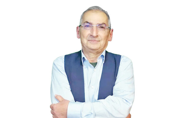 صادق زیباکلام استاد علوم سیاسی دانشگاه تهران: حرکت در مسیر تعلق ملی باید گام به گام باشد