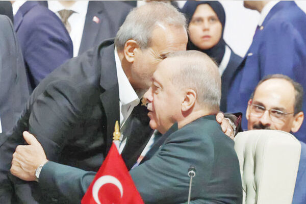 یک حبه قند/درباره عکسی از پزشکیان و اردوغان