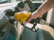 آقای پزشکیان با بنزین ۲۰ هزارتومانی منت چه چیزی را سر مردم می‌گذارید؟