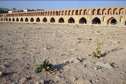 هشدار نماینده مجلس:  بحران آب اصفهان تا سه ماه آینده چندین استان را درگیر می‌کند