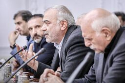 بررسی دیدار اصناف و بازاریان معترض با رئیس‌جمهور و اعضای دولت/ بحران فراتر ازگفت‌وگوست