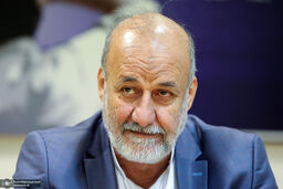 بیادی: ایجاد دوقطبی در جامعه توسط باندهای قدرت، دوستان نادان و نفوذی‌ها انجام می‌شود