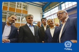 سفر کاری رییس کل بانک مرکزی به اصفهان با همراهی مدیرعامل بانک تجارت/ دکتر فرزین: انرژی خورشیدی از مهم‌ترین اولویت‌های رئیس‌جمهور است