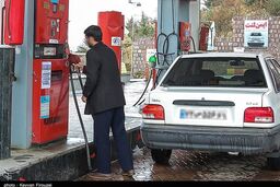 نماینده مجلس:  روزانه حدود ۱۴ میلیون لیتر کسری بنزین داریم
