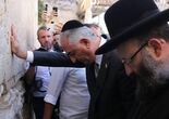  لطف حق با تو مداراها کند/ چون که از حدّ بگذرد رسوا کند