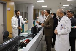 مسأله حق بیمه پرستاران را پیگیری می‌کنیم