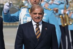 نخست‌وزیر پاکستان: توافق آمریکا و ایران پیروزی صلح و دیپلماسی است


