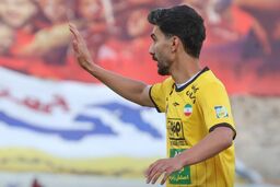 پرسپولیس برای خرید هافبک سپاهان دست به کار شد 