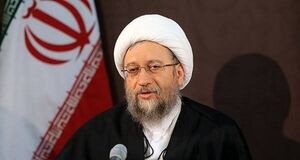 ملت ایران در برابر جباران تاریخ تسلیم‌ناپذیر است