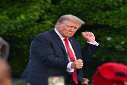 رئیس‌جمهور آمریکا خاطرات قربانیان ۱۱ سپتامبر را بازگو کرد