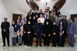 عارف در جمع خبرنگاران: اگر شرایط مناسب باشد می‌تواند مذاکرات مستقیم انجام شود