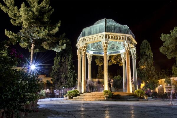 حافظ به تصحیح همۀ ما/به مناسبت بیستم مهرماه روز حافظ